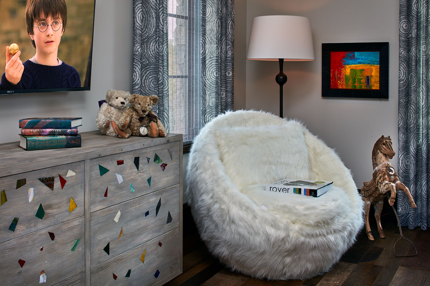 white furry chair in child bedroom