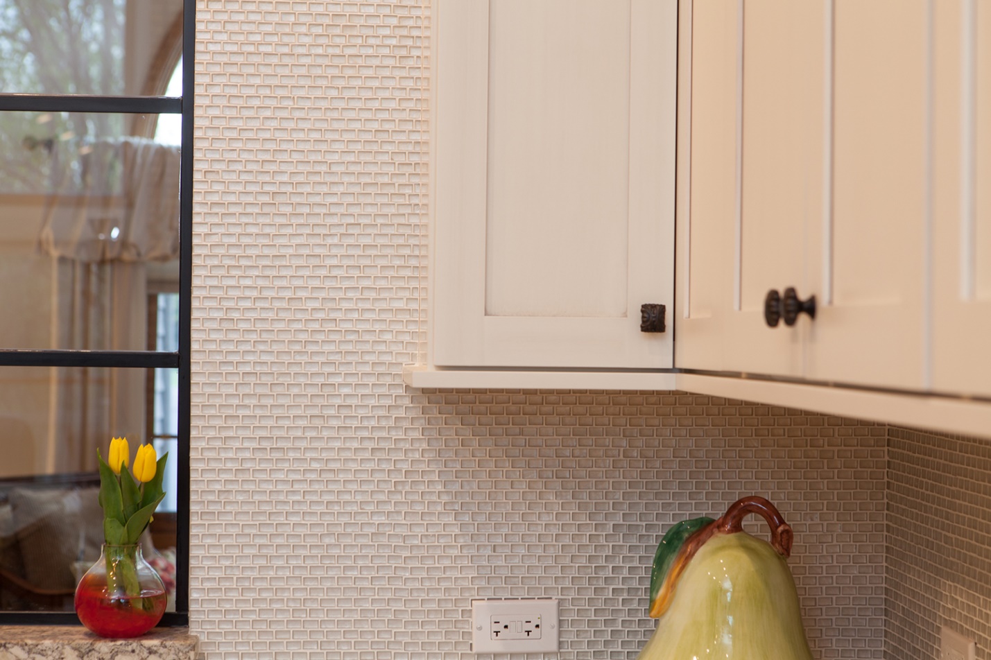 creamy white glass backsplash tile