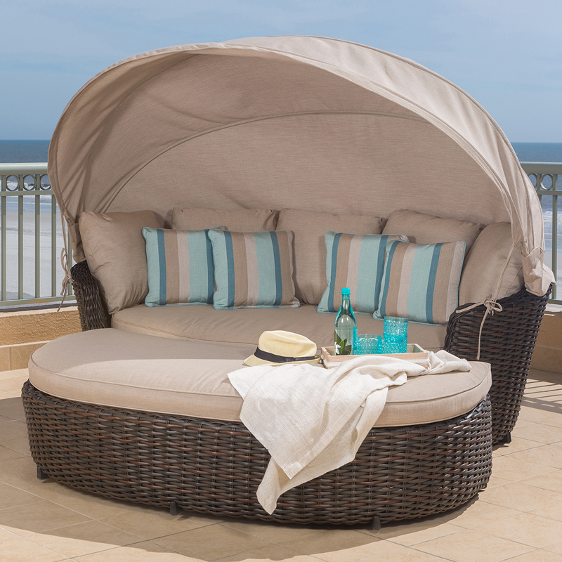 outdoor-day-bed
